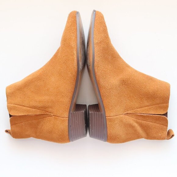 Gap Tan Suede Leather Almond Toe Block Heel Chelsea Booties Ankle Boots Size 7.5 - Picture 10 of 15